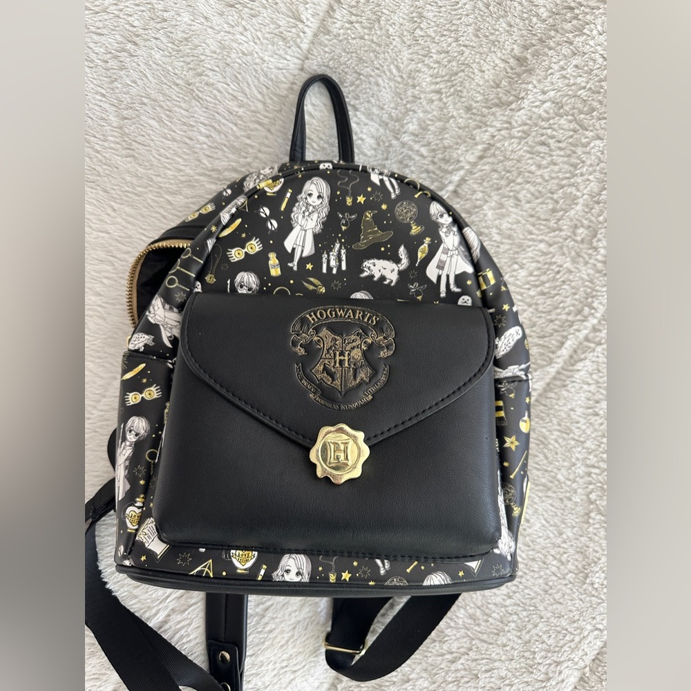 Loungefly Harry Potter Hogwarts Mini Backpack Black Gold Chibi Print